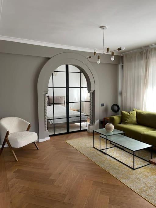 Stunning 1Bd Flat With 50M2 Terrace In The City Center Bucarest Exterior foto