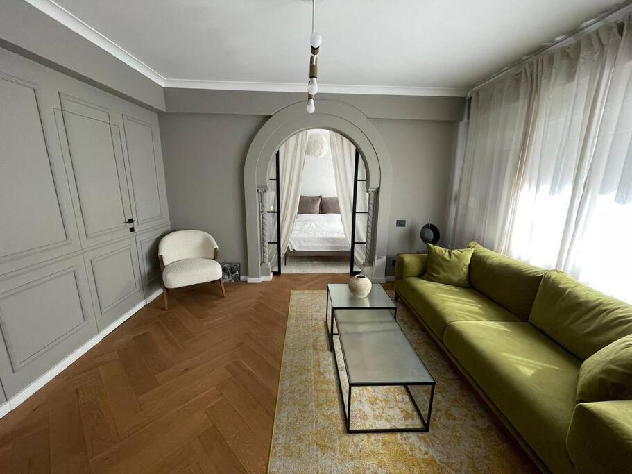 Stunning 1Bd Flat With 50M2 Terrace In The City Center Bucarest Exterior foto