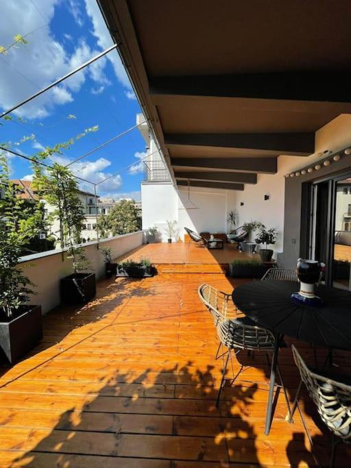 Stunning 1Bd Flat With 50M2 Terrace In The City Center Bucarest Exterior foto