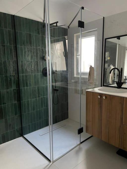 Stunning 1Bd Flat With 50M2 Terrace In The City Center Bucarest Exterior foto