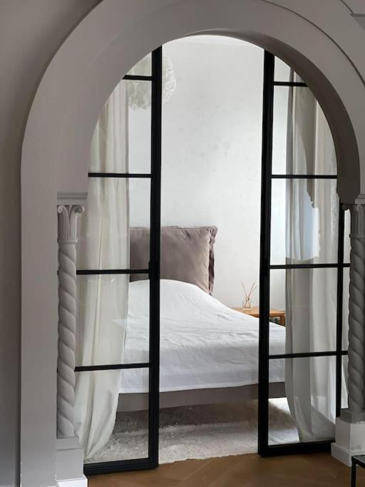 Stunning 1Bd Flat With 50M2 Terrace In The City Center Bucarest Exterior foto
